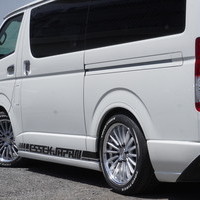 5691　ESSEXオリジナルデモカー　令和7年式　ハイエース　スーパーGL　ダークプライムS　2WD　2800cc　ディーゼル車　5人乗り　1.3万kmのサムネイル