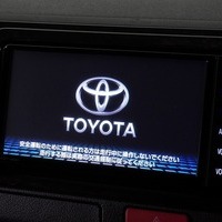 6708 令和2年式 ハイエース スーパーGL ダークプライムⅡ 2WD 2,800cc (ディーゼル車) 2/5人乗車 9.8万kmのサムネイル