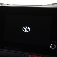 6614 9型ハイエース スーパーGL ダークプライムⅡ 2WD 2,000cc ガソリン車 4ナンバー 2/5人乗りのサムネイル