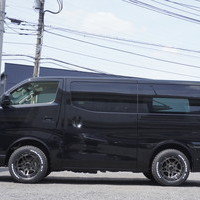 6018　令和8年式　キャラバン　GRANDプレミアムGX　4WD　2400cc　ディーゼル車　18kmのサムネイル