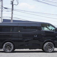 6018　令和8年式　キャラバン　GRANDプレミアムGX　4WD　2400cc　ディーゼル車　18kmのサムネイル