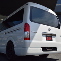 6862 令和7年式 ハイエースバン DARK PRIMEⅡ ワイドボディ　リムジン8架装　2WD 2,700cc (ディーゼル車) 8人乗車 1.1万km ３ナンバーのサムネイル