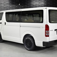 6071 8型ハイエース DX  2WD 2,000CC ガソリン車 4ナンバー 3/6人乗りのサムネイル
