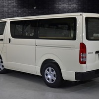 6148 8型ハイエース DX  2WD 2,000CC ガソリン車 4ナンバー 3/6人乗りのサムネイル