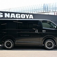 6665.令和8年式 9型ハイエースバン スーパーGL DP2 2WD 2,800cc ディーゼル車 走行7キロ 新車未登録のサムネイル
