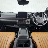6864　令和7年式　ハイエース　スーパーGL　ダークプライム2　Carica　USstyle　2WD　2000cc　ガソリン車　5人乗り　50kmのサムネイル