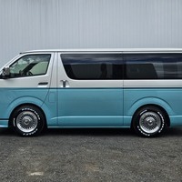 6864　令和7年式　ハイエース　スーパーGL　ダークプライム2　Carica　USstyle　2WD　2000cc　ガソリン車　5人乗り　50kmのサムネイル