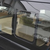 6336 【内装架装車クラシックギアDX】令和8年式 ハイエースバン DX 2WD 2,000㏄ ガソリン車 走行11キロ 新車未登録のサムネイル