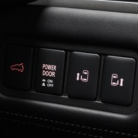 6466 令和8年式 登録済未使用車 【新型】三菱デリカ D:5  P   4WD 2,200cc (ディーゼル車)  8人乗り 25km 車検:令和11年2月のサムネイル