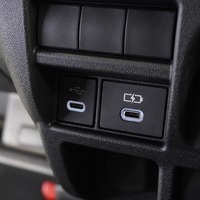 6873 令和8年式 ハイエース DX（4ドア）  2WD 2,000cc (ガソリン車)  3/6人乗車 150km 車検:令和10年5月13日　のサムネイル