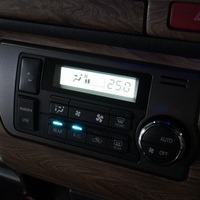 6905 令和4年式 ハイエース スーパーGL ダークプライムⅡ  2WD 2,800cc (ディーゼル車)  2/5人乗車 4.0万km 車検:令和9年4月6日のサムネイル