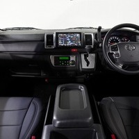6988 平成26年式 ハイエース スーパーGL   2WD 3,000c (ディーゼル車)  2/5人乗車 9.9万km　のサムネイル
