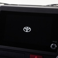 6873 令和8年式 ハイエース DX（4ドア）  2WD 2,000cc (ガソリン車)  3/6人乗車 150km 車検:令和10年5月13日　のサムネイル