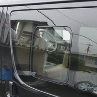 6336 【内装架装車クラシックギアDX】令和8年式 ハイエースバン DX 2WD 2,000㏄ ガソリン車 走行11キロ 新車未登録のサムネイル