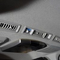 6988 平成26年式 ハイエース スーパーGL   2WD 3,000c (ディーゼル車)  2/5人乗車 9.9万km　のサムネイル