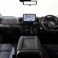 6016 令和8年式 登録済未使用車 日産 キャラバン GRANDプレミアム GX  4WD 2,400cc(ディーゼル車) 2/5人乗車 40km 車検:令和10年3月29日のサムネイル