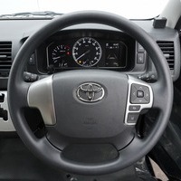 6336 【内装架装車クラシックギアDX】令和8年式 ハイエースバン DX 2WD 2,000㏄ ガソリン車 走行11キロ 新車未登録のサムネイル