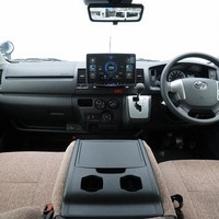 6336 【内装架装車クラシックギアDX】令和8年式 ハイエースバン DX 2WD 2,000㏄ ガソリン車 走行11キロ 新車未登録のサムネイル