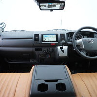 6346 ハイエースバン DX 2WD 2,000㏄（ガソリン）3/6人乗車 11㎞のサムネイル