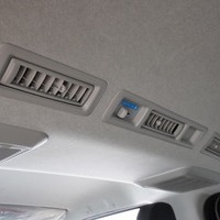 6279 ハイエースバン DX 2WD 2,000㏄（ガソリン）3/6人乗車 26㎞のサムネイル