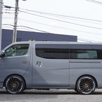 5856　令和7年式　キャラバン　GRANDプレミアムGX　2WD　2400cc　ディーゼル車　5人乗り　50kmのサムネイル