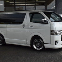 6907　令和2年式 ハイエースバン DARK PRIME 2WD 2,000cc(ガソリン車) 2/5人乗車 10.2万kmのサムネイル