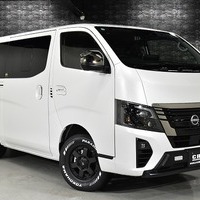 6016 令和8年式 登録済未使用車 日産 キャラバン GRANDプレミアム GX  4WD 2,400cc(ディーゼル車) 2/5人乗車 40km 車検:令和10年3月29日のサムネイル