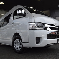 6638　9型ハイエースワゴン グランドキャビン 2,700cc ガソリン車 10人乗車のサムネイル