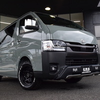 6706　9型ハイエースバン S-GL ガソリン車 2WD 2,000cc 2/5人乗りのサムネイル