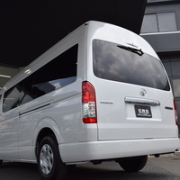 6638　9型ハイエースワゴン グランドキャビン 2,700cc ガソリン車 10人乗車のサムネイル