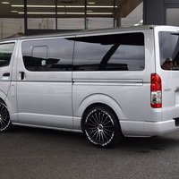 6817　9型ハイエースバン DX GLパッケージ 2,800cc(ディーゼル車) 3/6人乗車のサムネイル