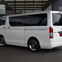 6907　令和2年式 ハイエースバン DARK PRIME 2WD 2,000cc(ガソリン車) 2/5人乗車 10.2万kmのサムネイル