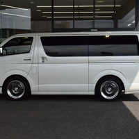 6907　令和2年式 ハイエースバン DARK PRIME 2WD 2,000cc(ガソリン車) 2/5人乗車 10.2万kmのサムネイル