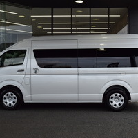 6638　9型ハイエースワゴン グランドキャビン 2,700cc ガソリン車 10人乗車のサムネイル