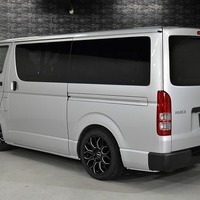 6873 令和8年式 ハイエース DX（4ドア）  2WD 2,000cc (ガソリン車)  3/6人乗車 150km 車検:令和10年5月13日　のサムネイル
