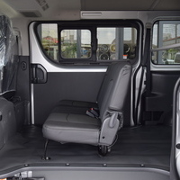 6817　9型ハイエースバン DX GLパッケージ 2,800cc(ディーゼル車) 3/6人乗車のサムネイル