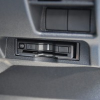 6806.令和8年式 9型 ハイエースバン DX 2WD 2,00cc ガソリン車 走行6キロ 新車未登録のサムネイル