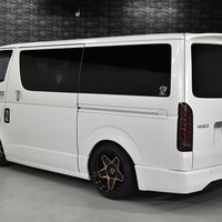6905 令和4年式 ハイエース スーパーGL ダークプライムⅡ  2WD 2,800cc (ディーゼル車)  2/5人乗車 4.0万km 車検:令和9年4月6日のサムネイル