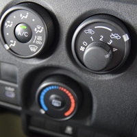 6817　9型ハイエースバン DX GLパッケージ 2,800cc(ディーゼル車) 3/6人乗車のサムネイル