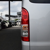 6872　平成26年式 ハイエースバンDX-GLパッケージ 2WD 2,000cc(ガソリン車) 3/6人乗車 13.6万kmのサムネイル