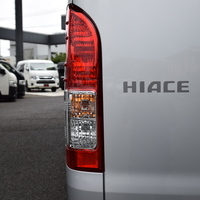 6817　9型ハイエースバン DX GLパッケージ 2,800cc(ディーゼル車) 3/6人乗車のサムネイル