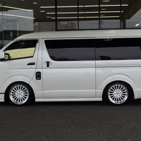 6861　令和2年式 ハイエースワゴンGL ファインテックツアラー 2WD 2,700cc(ガソリン車) 2/5人乗車 2.1万kmのサムネイル