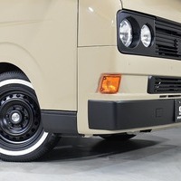 6718 令和6年式 ハイエース スーパーGL  2WD 2,000cc (ガソリン車)  2/5人乗車  2.6万km　のサムネイル