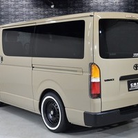 6718 令和6年式 ハイエース スーパーGL  2WD 2,000cc (ガソリン車)  2/5人乗車  2.6万km　のサムネイル