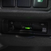 6900 令和5年式 ハイエース スーパーGL ダークプライムⅡ  2WD 2,000cc (ガソリン車)  2/5人乗車 3.7万kmのサムネイル