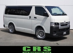 6784【新型】ハイエース DX  2WD 2,800cc (ディーゼル) 3/6人乗車 11km