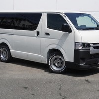 6784【新型】ハイエース DX  2WD 2,800cc (ディーゼル) 6人乗車 8kmのサムネイル