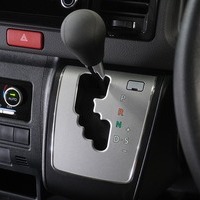 6985 9型ハイエース スーパーGL  2WD 2,800CC ディーゼル車 4ナンバー 2/5人乗りのサムネイル