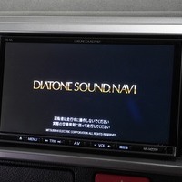 7089 平成29年式 ハイエース ワゴンGL  2WD 2,700cc (ガソリン車)  10人乗車 ベッドキットⅤ架装  12.8万km 車検:令和10年4月27日のサムネイル