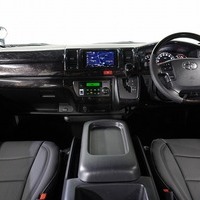 7067 令和1年式 ハイエース スーパーGL ダークプライムⅡ  2WD 2,800cc (ディーゼル車)  2/5人乗車 7.8万kmのサムネイル